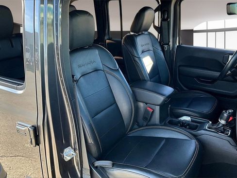 Used 2022 Jeep Wrangler Unlimited Sahara image 7