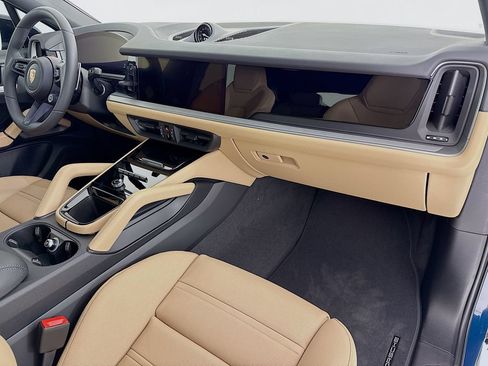 New 2026 Porsche Cayenne Coupe AWD/4WD image 33