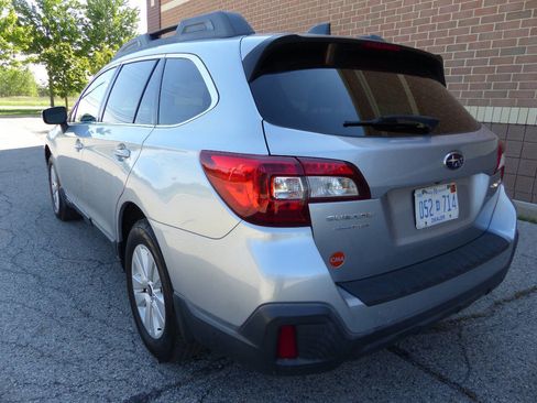 Used 2018 Subaru Outback 2.5i Premium AWD/4WD image 7