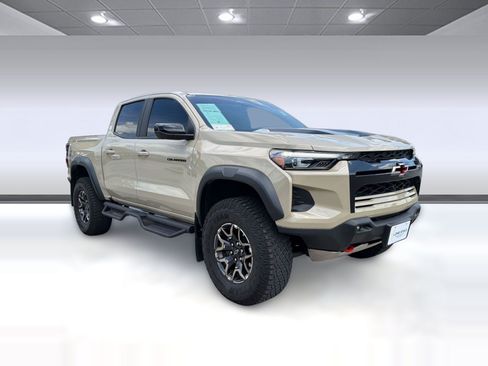 Certified 2024 Chevrolet Colorado ZR2 w/ ZR2 Convenience Package III AWD/4WD image 6
