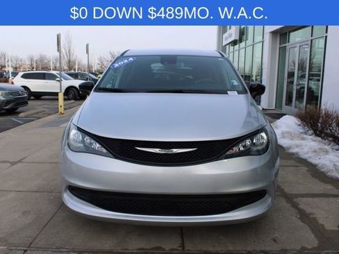 Used 2024 Chrysler Voyager LX image 2