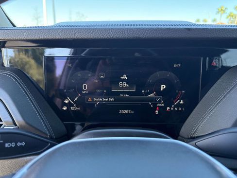 Used 2025 GMC Yukon XL Denali image 32