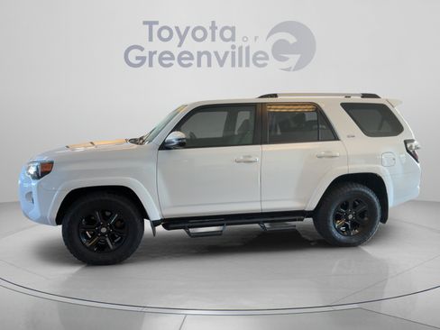 Used 2021 Toyota 4Runner SR5 Premium w/ Moonroof Package RWD image 2