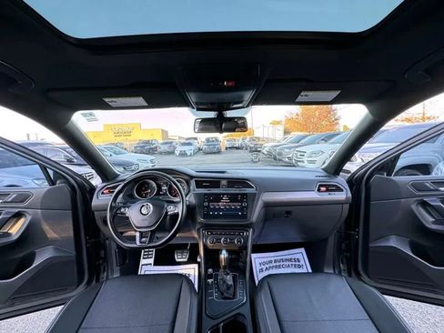 Used 2020 Volkswagen Tiguan SE R-Line image 16
