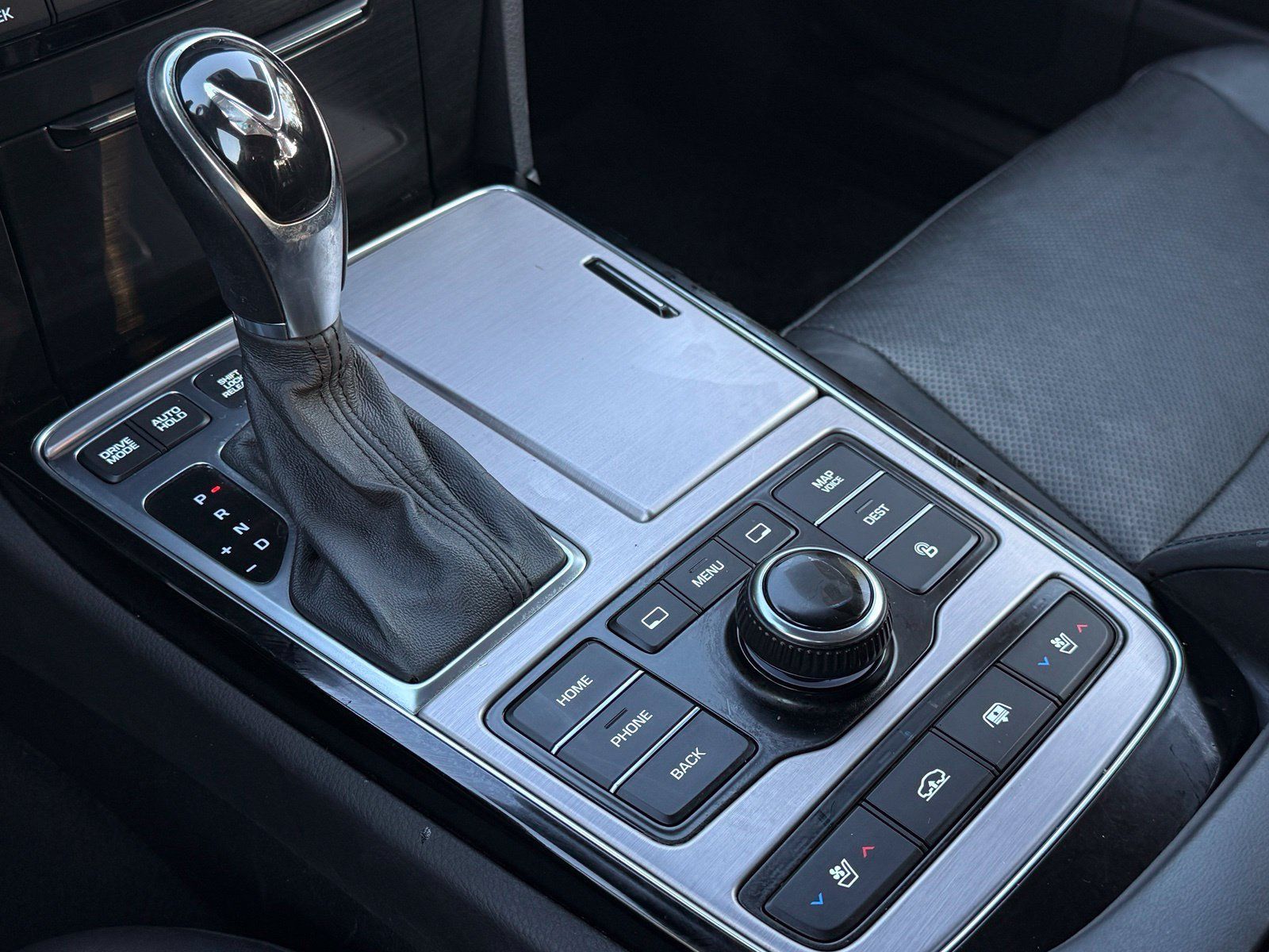 Used 2014 Hyundai Equus Signature RWD image 32