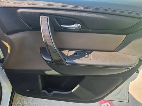 Used 2015 GMC Acadia SLT FWD image 30