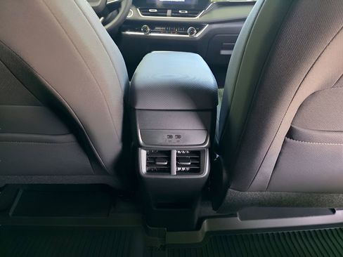 New 2026 Chevrolet Equinox LT w/ Safety and Technology Package AWD/4WD image 8