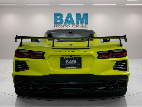 Used 2022 Chevrolet Corvette Stingray Premium Cpe w/ Z51 Performance Package RWD image 6