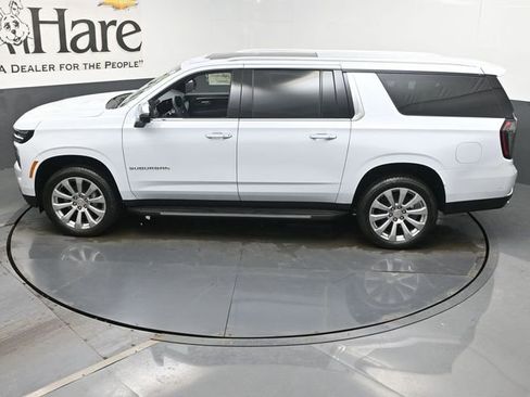 New 2026 Chevrolet Suburban Premier image 22