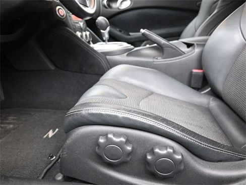 Used 2010 Nissan 370Z Touring image 20