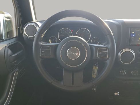 Used 2018 Jeep Wrangler Unlimited Sahara image 24