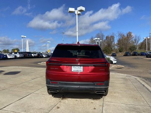 Used 2025 Buick Enclave Preferred w/ Power Package image 9