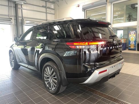 Used 2025 Nissan Pathfinder SL w/ SL Premium Package AWD/4WD image 20