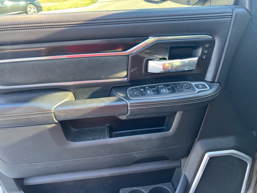 Used 2022 RAM 3500 Laramie AWD/4WD image 10