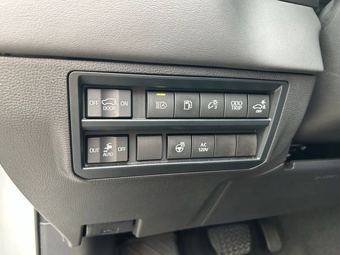 Used 2023 Toyota Sequoia Platinum image 20