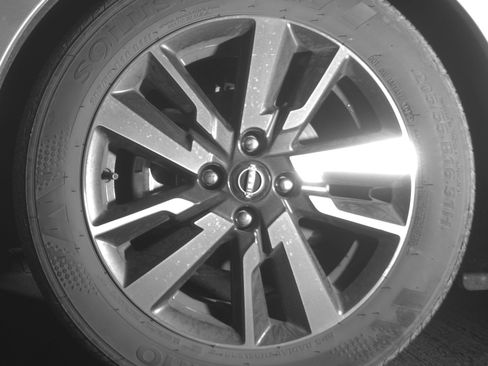 Used 2025 Nissan Versa SV FWD image 12