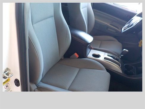 Used 2015 Toyota Tacoma 4x4 Double Cab w/ TRD Sport Package image 30