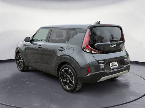 Used 2024 Kia Soul EX image 4
