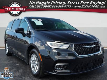 Used 2023 Chrysler Pacifica Touring-L