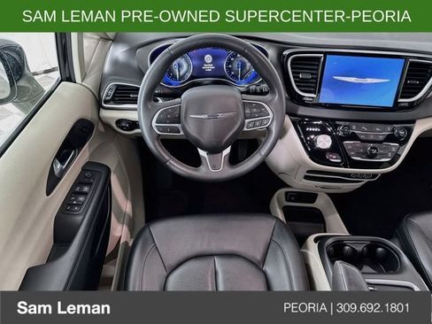 Used 2024 Chrysler Pacifica Touring-L FWD image 20