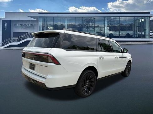 New 2027 Lincoln Navigator L Reserve w/ Jet Appearance Package RWD image 8