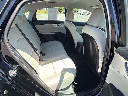 Used 2023 Kia Forte LXS w/ LXS Technology Package FWD image 17