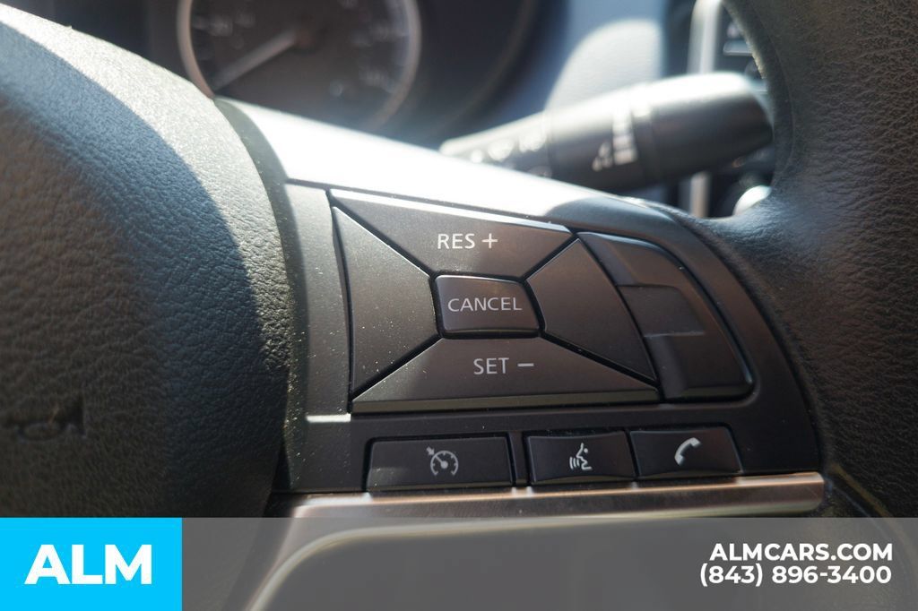 Used 2024 Nissan Versa SV FWD image 11