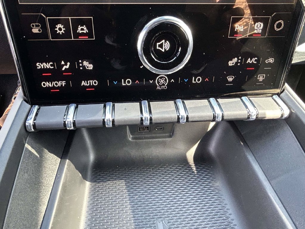 New 2027 GMC Terrain Elevation w/ Elevation Premium Package FWD image 22