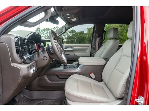 Used 2025 GMC Sierra 1500 SLT w/ SLT Premium Plus Package AWD/4WD image 12