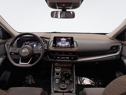 Used 2023 Nissan Rogue SV image 14