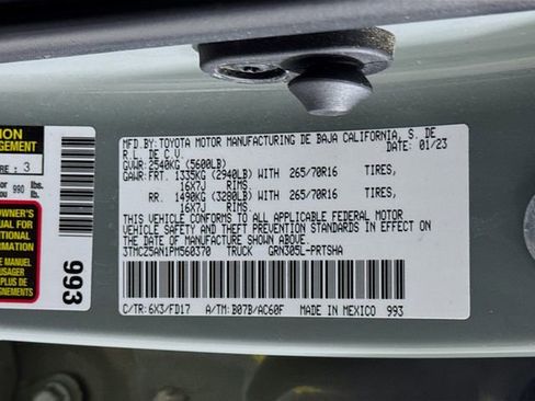 Used 2023 Toyota Tacoma TRD Off-Road image 33