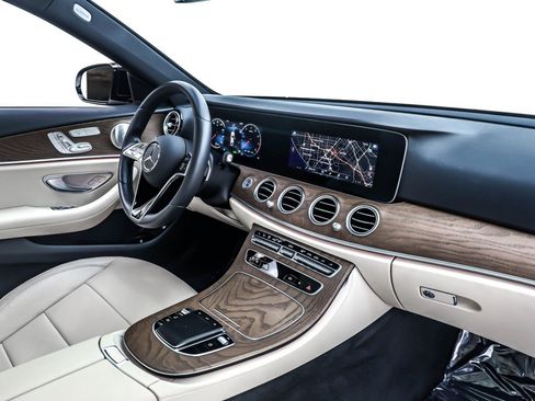 Certified 2022 Mercedes-Benz E 450 4MATIC Sedan image 17