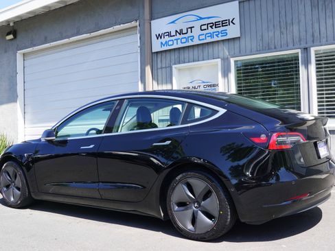 Used 2018 Tesla Model 3 Long Range RWD image 18