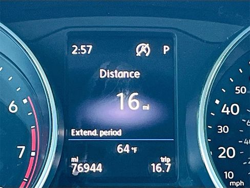 Used 2019 Volkswagen Tiguan SE image 12