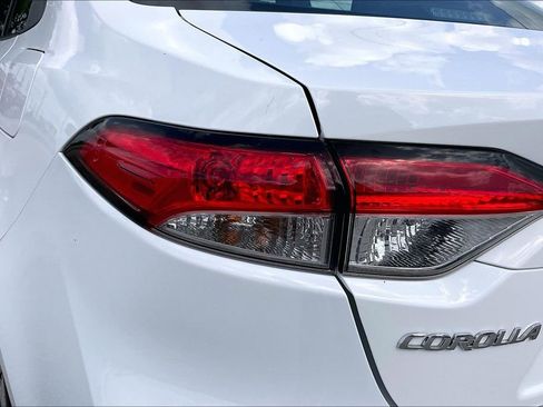 Used 2022 Toyota Corolla LE image 20