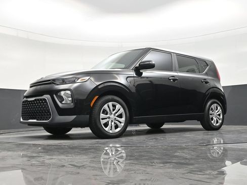 Used 2021 Kia Soul LX FWD image 20