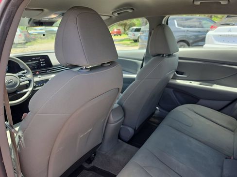 Used 2023 Hyundai Elantra SEL w/ Convenience Package FWD image 10