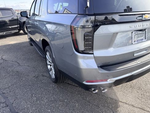 New 2026 Chevrolet Suburban Premier image 8