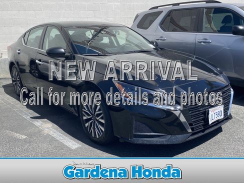 Used 2024 Nissan Altima 2.5 SV image 1