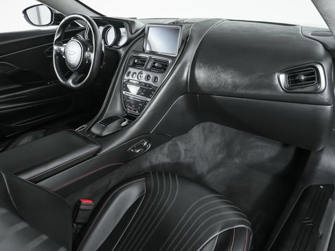 Used 2019 Aston Martin DB11 Coupe RWD image 12