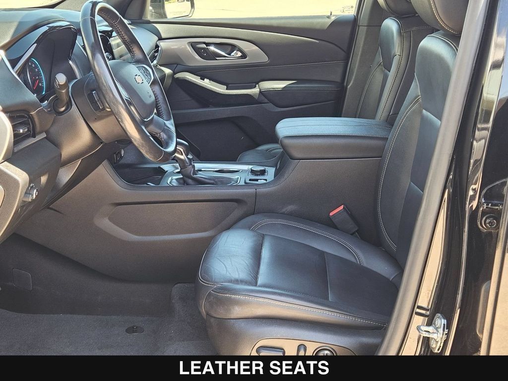 Used 2022 Chevrolet Traverse LT FWD image 10