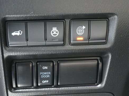 Used 2024 Nissan Armada SL w/ Captain's Chairs Package image 6