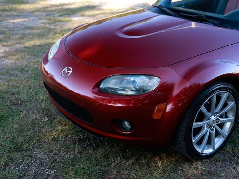 Used 2006 MAZDA MX-5 Miata Sport image 23