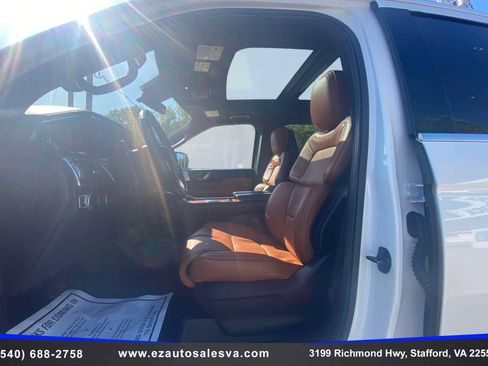 Used 2018 Lincoln Navigator Reserve w/ Technology Package AWD/4WD image 16