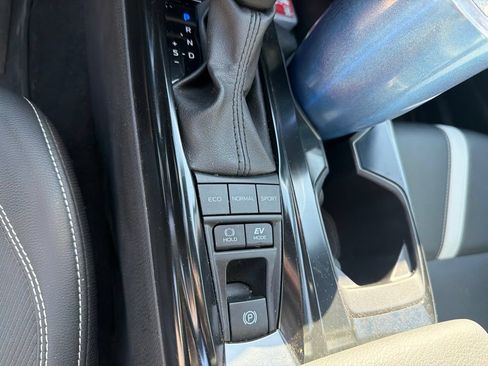 Certified 2025 Toyota Camry SE w/ Convenience Package FWD image 18