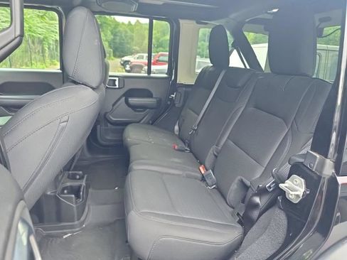 Used 2022 Jeep Wrangler Unlimited Sport AWD/4WD image 14