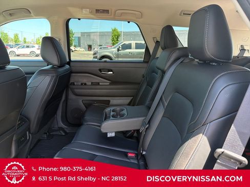 Certified 2024 Nissan Pathfinder SL FWD image 29