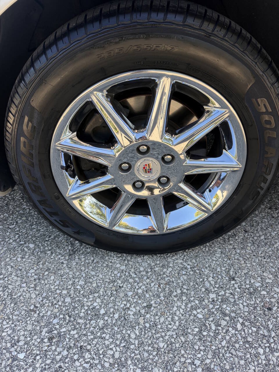 Used 2011 Cadillac DTS FWD image 19