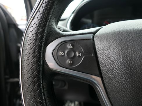 Used 2021 Chevrolet Traverse LS FWD image 15