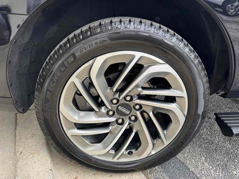 Used 2025 Lincoln Navigator Reserve AWD/4WD image 37